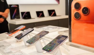 iPhone 17'ler renk değiştirmeye başladı! Aldıkları gibi çıkmadı