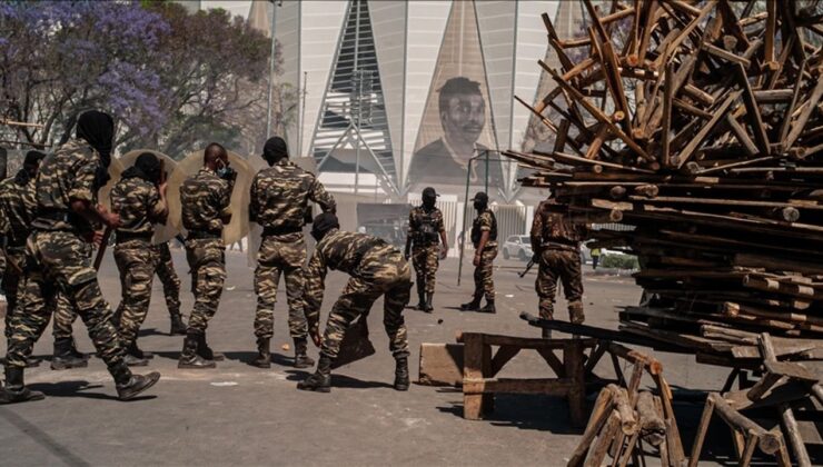 Madagaskar'da ordu yönetime el koydu
