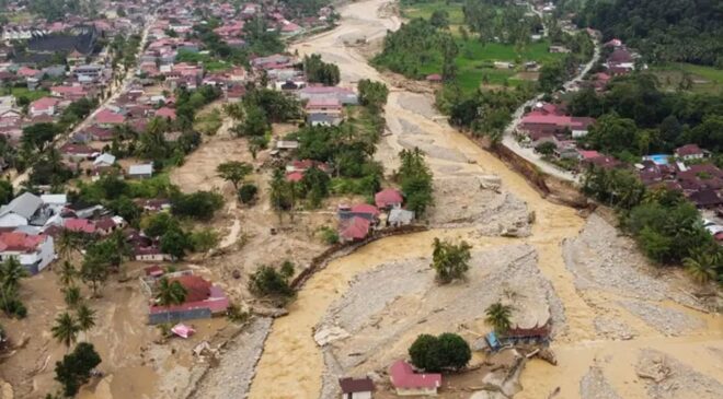 Endonezya'da sel ve toprak kaymasında can kaybı 442'ye yükseldi