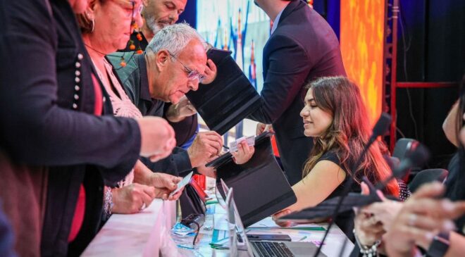 Saat 18.00 itibariyle toplam 2100 oy kullanıldı