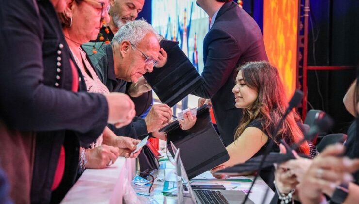 Saat 18.00 itibariyle toplam 2100 oy kullanıldı